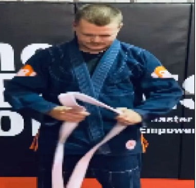 How to Tie a BJJ Belt